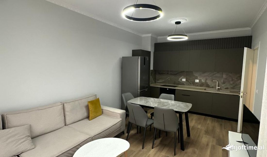 Shtepi me qera Apartament ne Tirane, 2+1, Mobilimi E mobiluar, Pagesa 650  Euro.