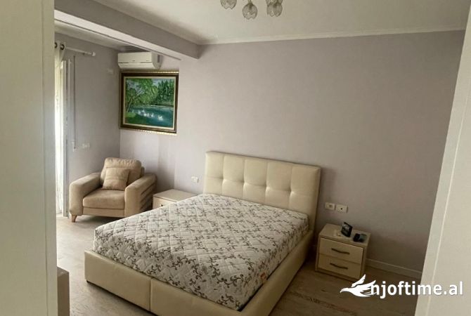Shtepi me qera Apartament ne Tirane, 1+1, Mobilimi E mobiluar, Pagesa 550  Euro.