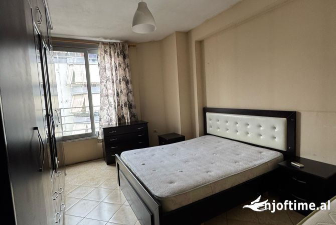 Shtepi me qera Apartament ne Tirane, 2+1, Mobilimi E mobiluar, Pagesa 450  Euro.