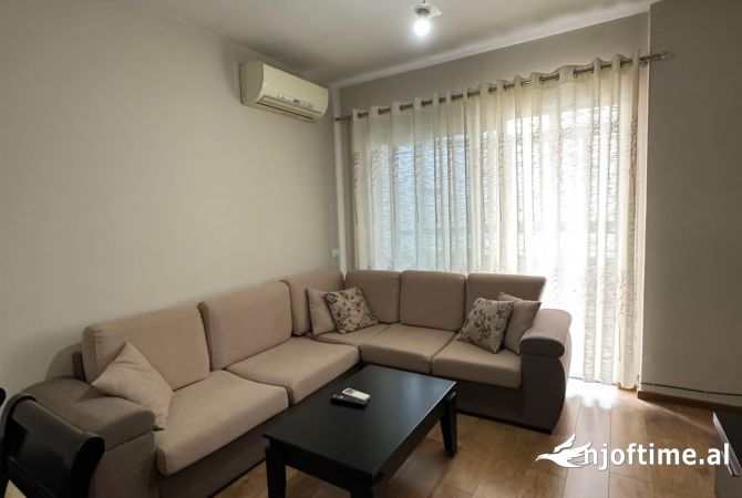 Shtepi me qera 2+1 ne Tirane - 450 Euro