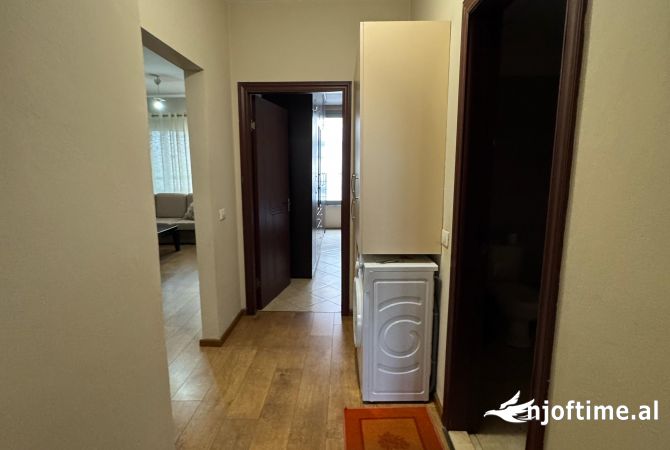 Shtepi me qera Apartament ne Tirane, 2+1, Mobilimi E mobiluar, Pagesa 450  Euro.