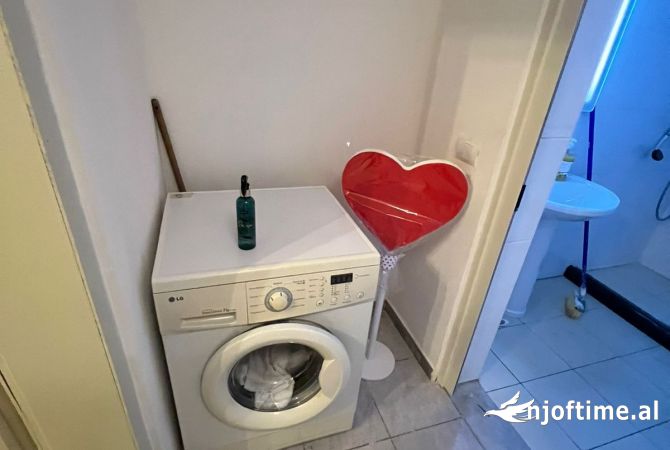 Shtepi me qera Apartament ne Tirane, 1+1, Mobilimi E mobiluar, Pagesa 400  Euro.