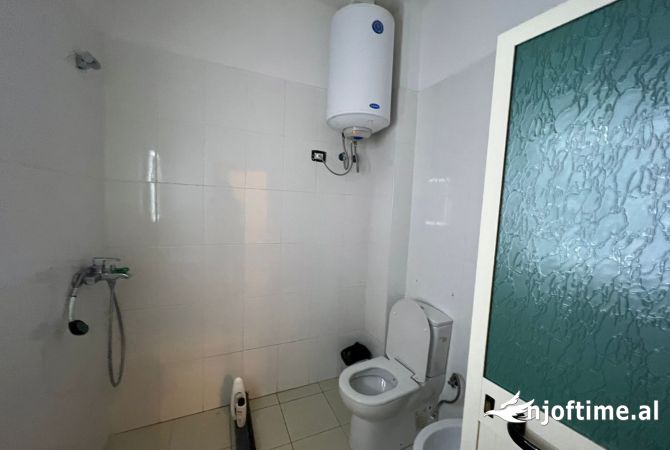 Shtepi me qera Apartament ne Tirane, 1+1, Mobilimi E mobiluar, Pagesa 400  Euro.