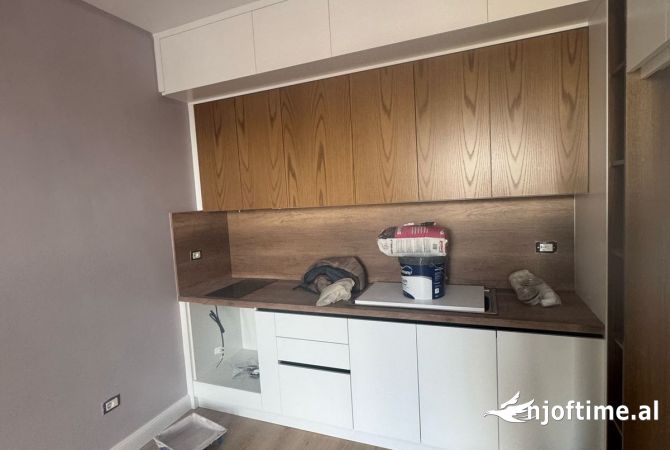 Shtepi me qera Apartament ne Tirane, 1+1, Mobilimi E mobiluar, Pagesa 550  Euro.