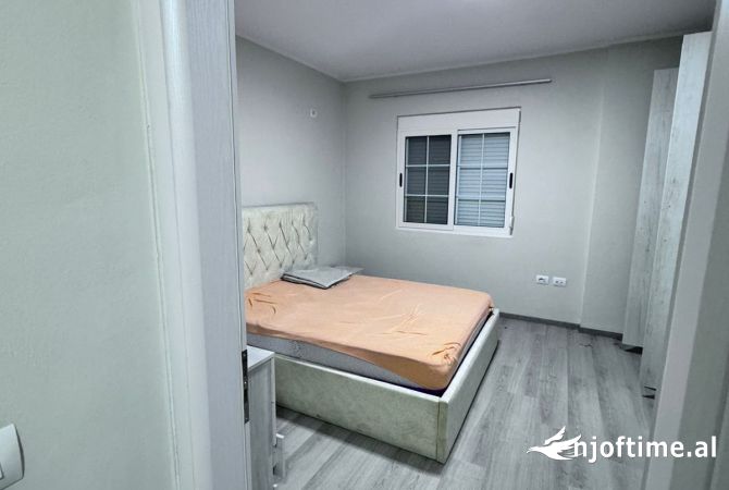 Shtepi me qera Apartament ne Tirane, 1+1, Mobilimi E mobiluar, Pagesa 450  Euro.