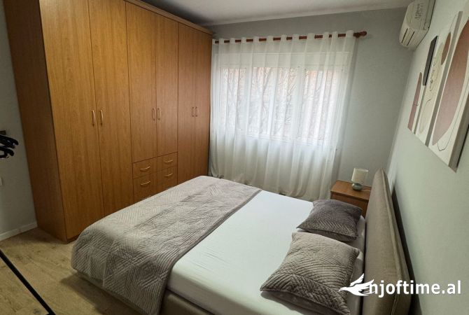 Shtepi me qera Apartament ne Tirane, 1+1, Mobilimi E mobiluar, Pagesa 600  Euro.