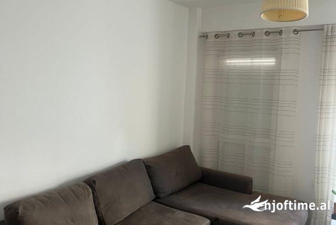Shtepi me qera Apartament ne Tirane, 1+1, Mobilimi E mobiluar, Pagesa 550  Euro.