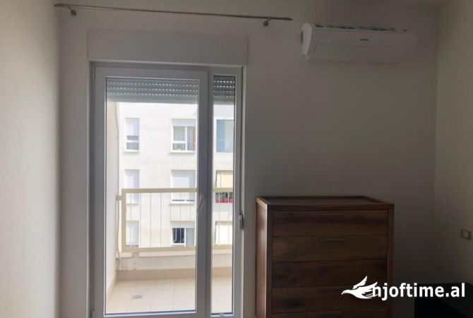 Shtepi me qera Apartament ne Tirane, 1+1, Mobilimi E mobiluar, Pagesa 550  Euro.