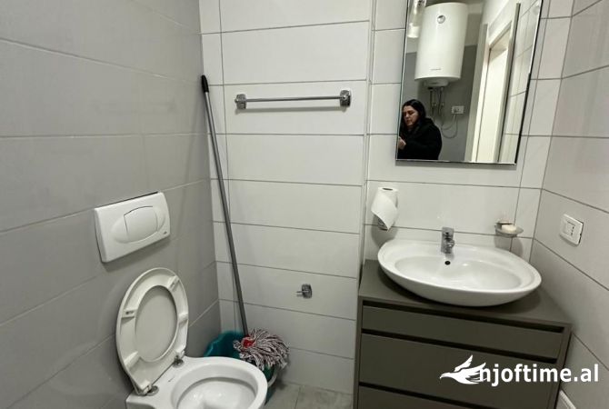 Shtepi me qera Apartament ne Tirane, 1+1, Mobilimi E mobiluar, Pagesa 550  Euro.