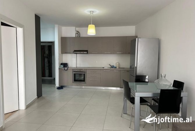 Shtepi me qera Apartament ne Tirane, 1+1, Mobilimi E mobiluar, Pagesa 550  Euro.