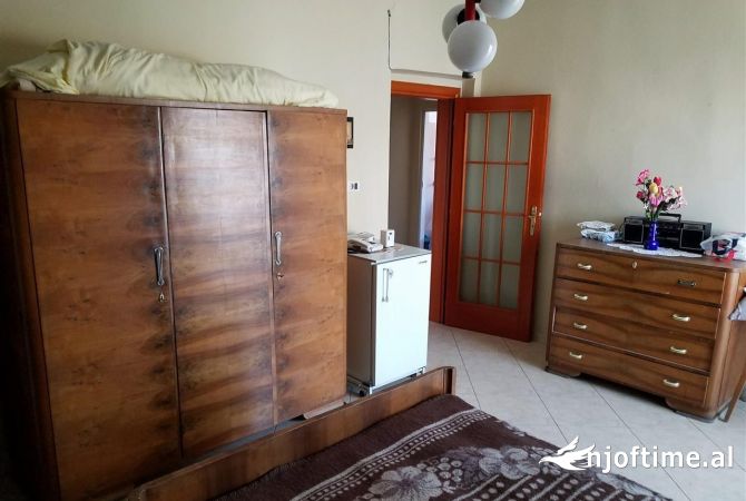 Shtepi me qera Apartament ne Tirane, 2+1, Mobilimi E mobiluar, Pagesa 40,000  Leke.