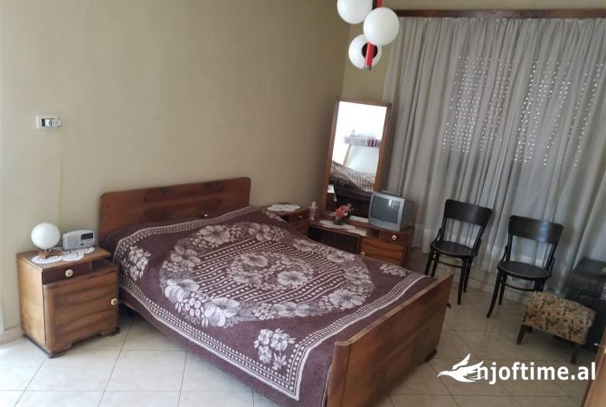 Shtepi me qera Apartament ne Tirane, 2+1, Mobilimi E mobiluar, Pagesa 40,000  Leke.