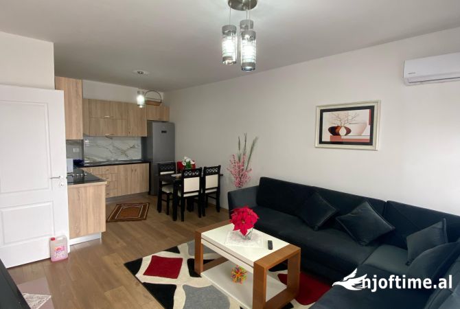 Shtepi ne shitje Apartament ne Tirane, 2+1, Mobilimi E mobiluar, Pagesa 125,000  Euro.