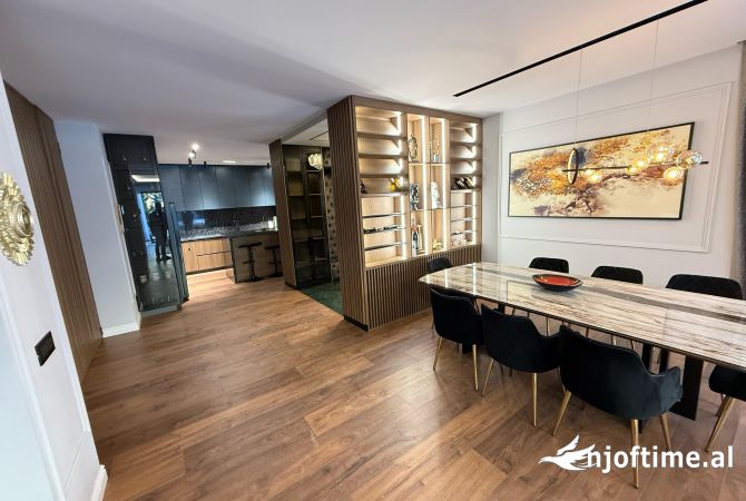 Shtepi me qera Duplex(shtepi me 2 kate) ne Tirane, 4+1, Mobilimi E mobiluar, Pagesa 5,000  Euro.