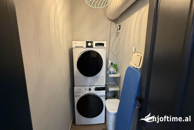 Shtepi me qera Duplex(shtepi me 2 kate) ne Tirane, 4+1, Mobilimi E mobiluar, Pagesa 5,000  Euro.