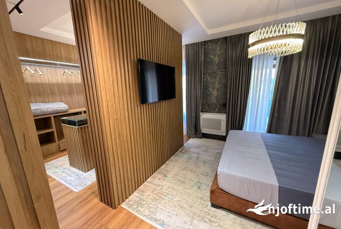 Shtepi me qera Duplex(shtepi me 2 kate) ne Tirane, 4+1, Mobilimi E mobiluar, Pagesa 5,000  Euro.