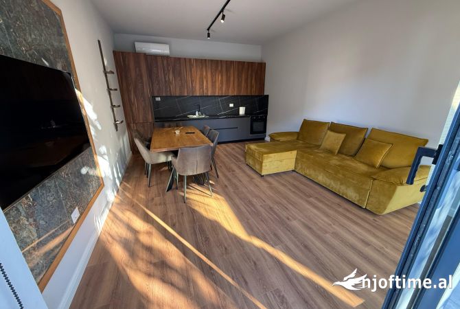Shtepi me qera 4+1 ne Tirane - 5,000 Euro