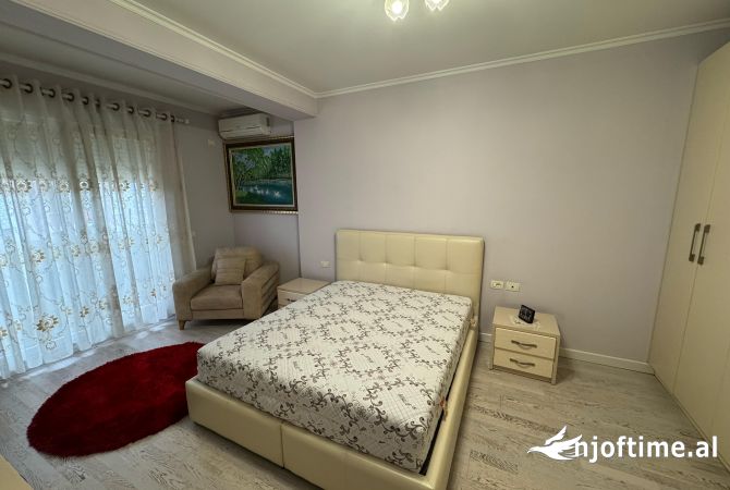 Shtepi me qera Apartament ne Tirane, 1+1, Mobilimi E mobiluar, Pagesa 500  Euro.