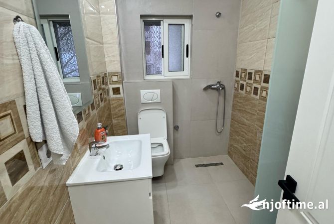 Shtepi me qera Apartament ne Tirane, 1+1, Mobilimi E mobiluar, Pagesa 430  Euro.