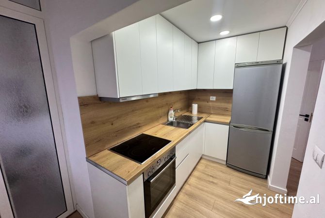 Shtepi me qera Apartament ne Tirane, 1+1, Mobilimi E mobiluar, Pagesa 430  Euro.