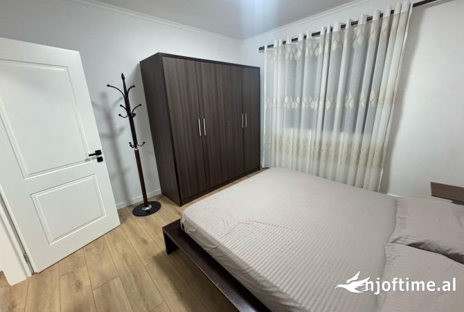 Shtepi me qera Apartament ne Tirane, 1+1, Mobilimi E mobiluar, Pagesa 430  Euro.