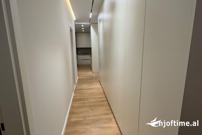 Shtepi me qera Apartament ne Tirane, 1+1, Mobilimi E mobiluar, Pagesa 700  Euro.