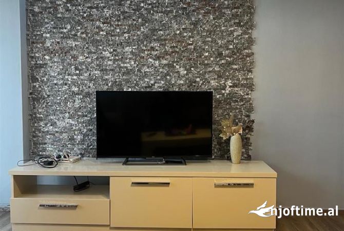 Shtepi me qera 1+1 ne Tirane - 38,000 Leke