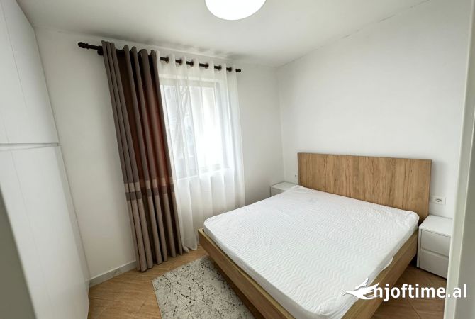 Shtepi me qera Apartament ne Tirane, 1+1, Mobilimi E mobiluar, Pagesa 380  Euro.