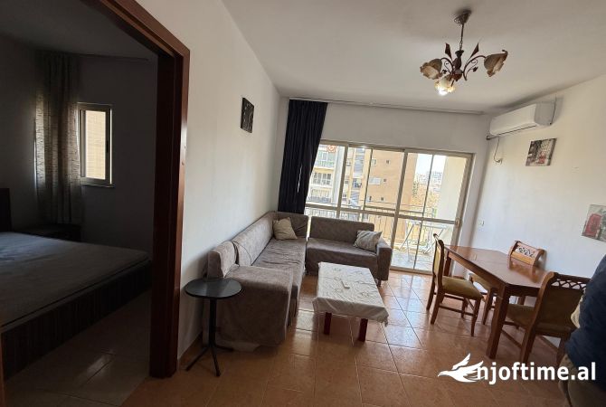 Shtepi me qera 1+1 ne Tirane - 39,000 Leke