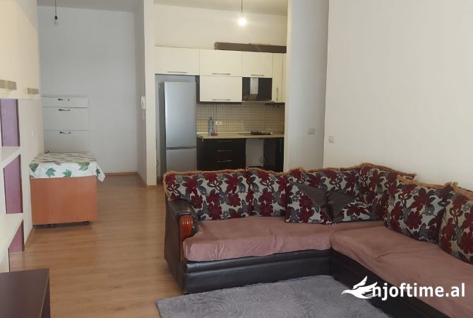 Shtepi me qera 2+1 ne Tirane - 500 Euro
