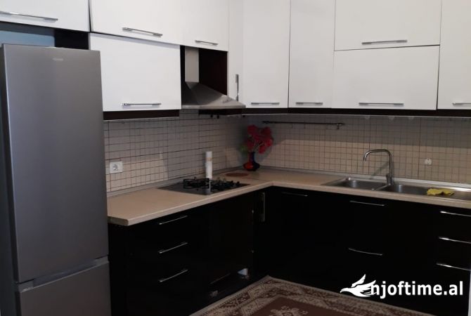 Shtepi me qera 2+1 ne Tirane - 500 Euro