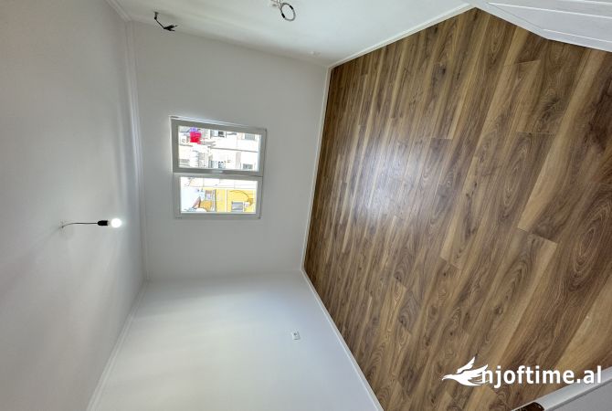 Shtepi ne shitje Apartament ne Tirane, 1+1, Mobilimi Bosh, pa mobiluar, Pagesa 148,000  Euro.