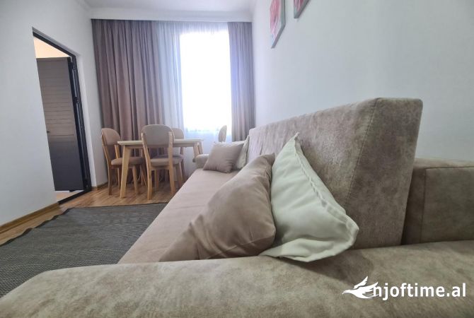 Shtepi me qera Apartament ne Tirane, 1+1, Mobilimi E mobiluar, Pagesa 370  Euro.