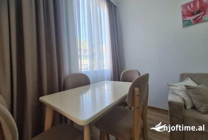 Shtepi me qera Apartament ne Tirane, 1+1, Mobilimi E mobiluar, Pagesa 370  Euro.