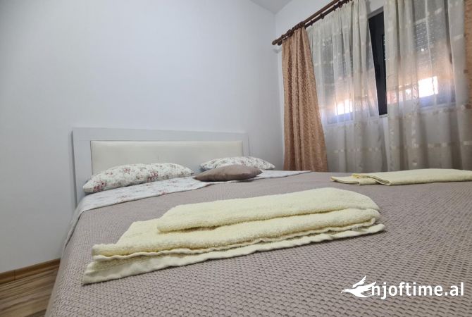 Shtepi me qera Apartament ne Tirane, 1+1, Mobilimi E mobiluar, Pagesa 370  Euro.