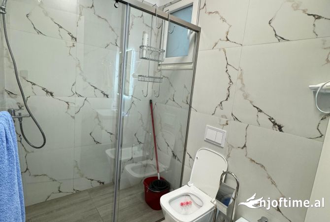 Shtepi me qera Apartament ne Tirane, 2+1, Mobilimi E mobiluar, Pagesa 730  Euro.