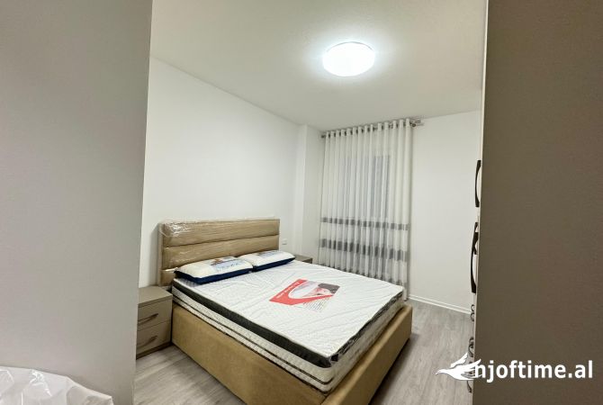 Shtepi me qera Apartament ne Tirane, 2+1, Mobilimi E mobiluar, Pagesa 730  Euro.