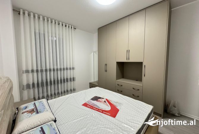 Shtepi me qera Apartament ne Tirane, 2+1, Mobilimi E mobiluar, Pagesa 730  Euro.