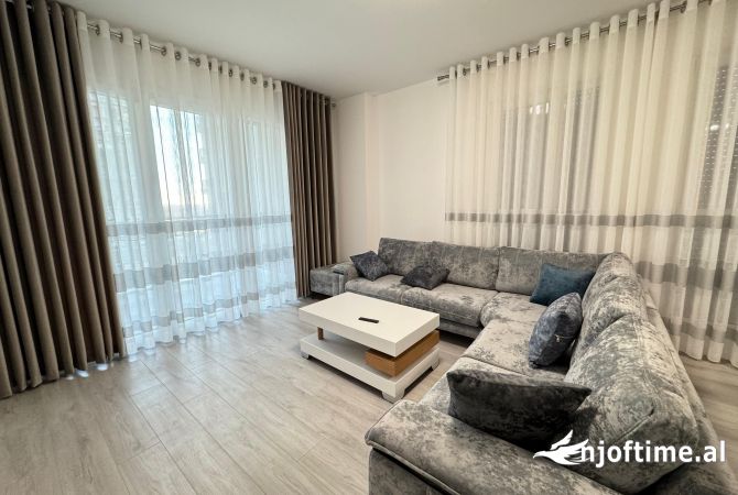 Shtepi me qera Apartament ne Tirane, 2+1, Mobilimi E mobiluar, Pagesa 730  Euro.