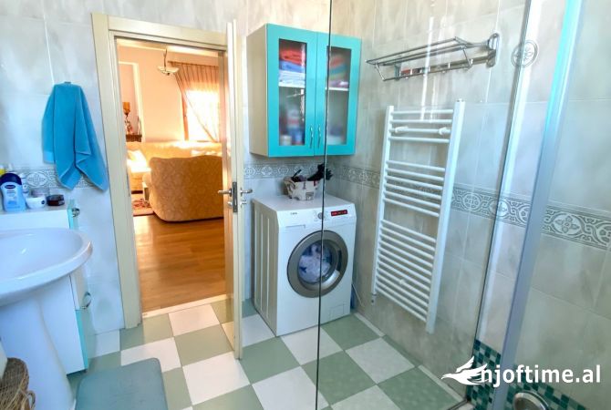 Shtepi ne shitje Apartament ne Tirane, 2+1, Mobilimi E mobiluar, Pagesa 225,000  Euro.