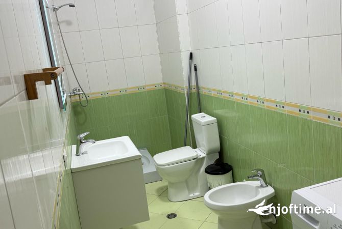 Shtepi ne shitje Apartament ne Tirane, 2+1, Mobilimi E mobiluar, Pagesa 145,000  Euro.