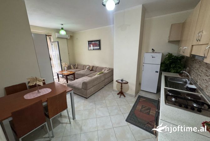 Shtepi me qera Apartament ne Tirane, 1+1, Mobilimi E mobiluar, Pagesa 350  Euro.