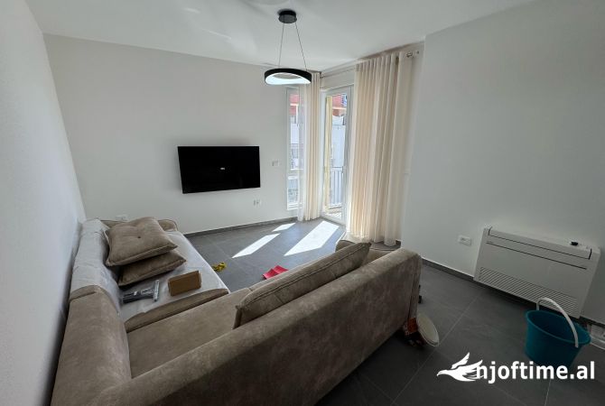 Shtepi me qera Apartament ne Tirane, 1+1, Mobilimi E mobiluar, Pagesa 600  Euro.