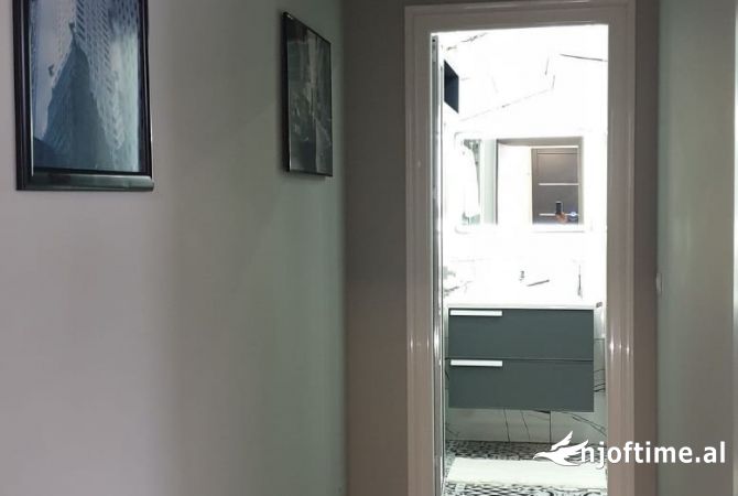 Shtepi me qera Apartament ne Tirane, 1+1, Mobilimi E mobiluar, Pagesa 400  Euro.