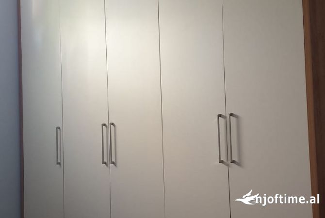 Shtepi me qera Apartament ne Tirane, 1+1, Mobilimi E mobiluar, Pagesa 400  Euro.