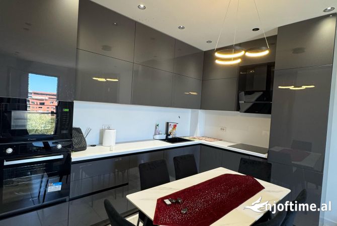 Shtepi me qera Apartament ne Tirane, 2+1, Mobilimi E mobiluar, Pagesa 600  Euro.