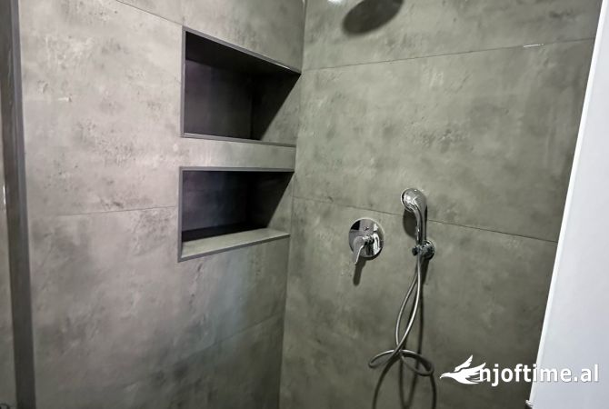 Shtepi me qera Apartament ne Tirane, 2+1, Mobilimi E mobiluar, Pagesa 800  Euro.