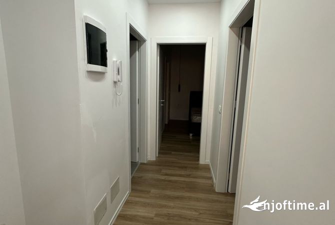 Shtepi me qera Apartament ne Tirane, 2+1, Mobilimi E mobiluar, Pagesa 800  Euro.