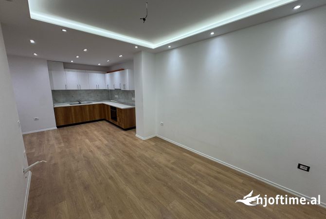 Shtepi me qera Apartament ne Tirane, 1+1, Mobilimi E mobiluar, Pagesa 400  Euro.