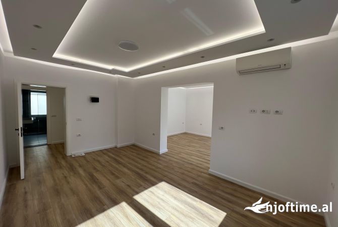 Ambient biznesi me qera 3+1 ne Tirane - 1,200 Euro